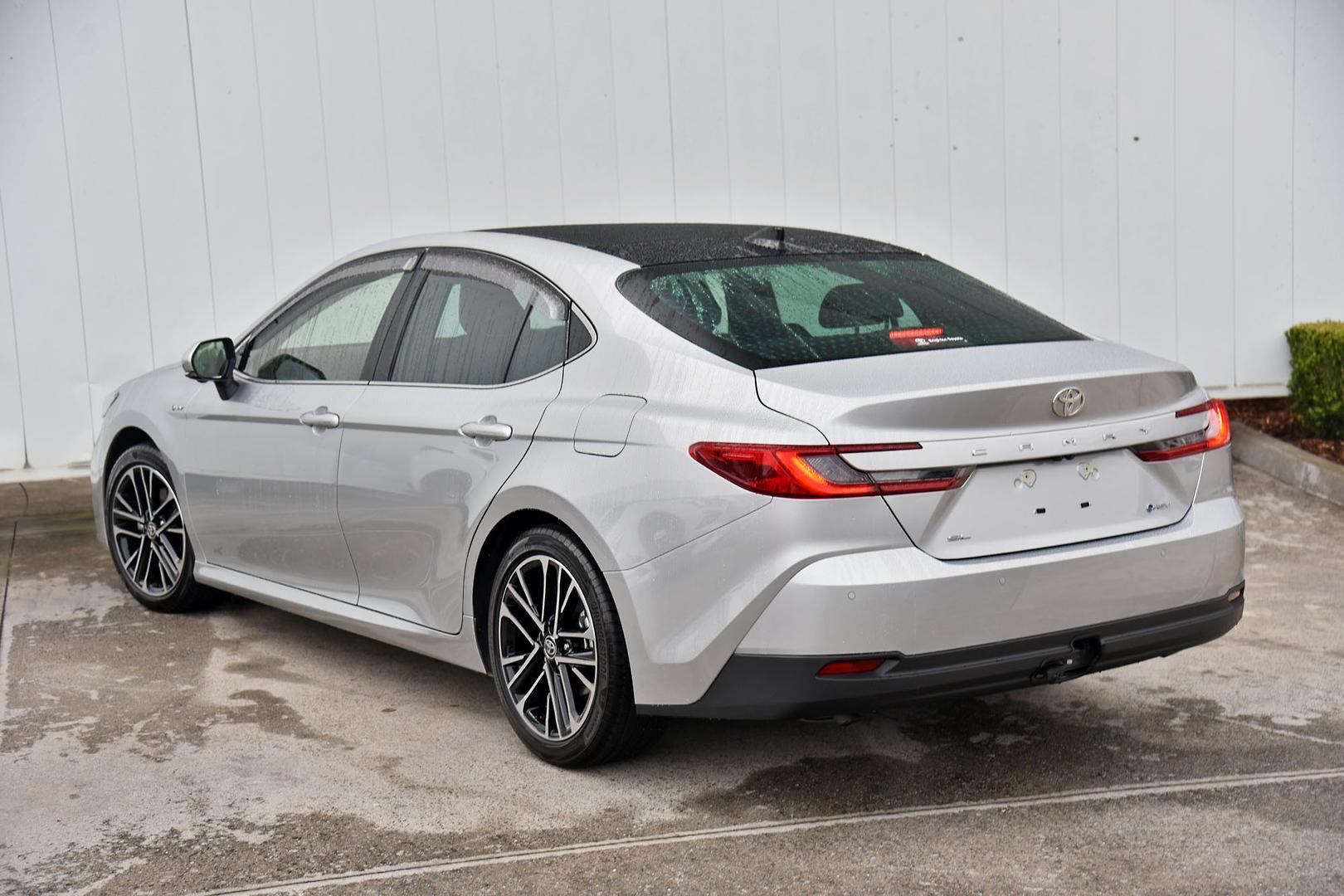 2024 Toyota Camry SL in Silver