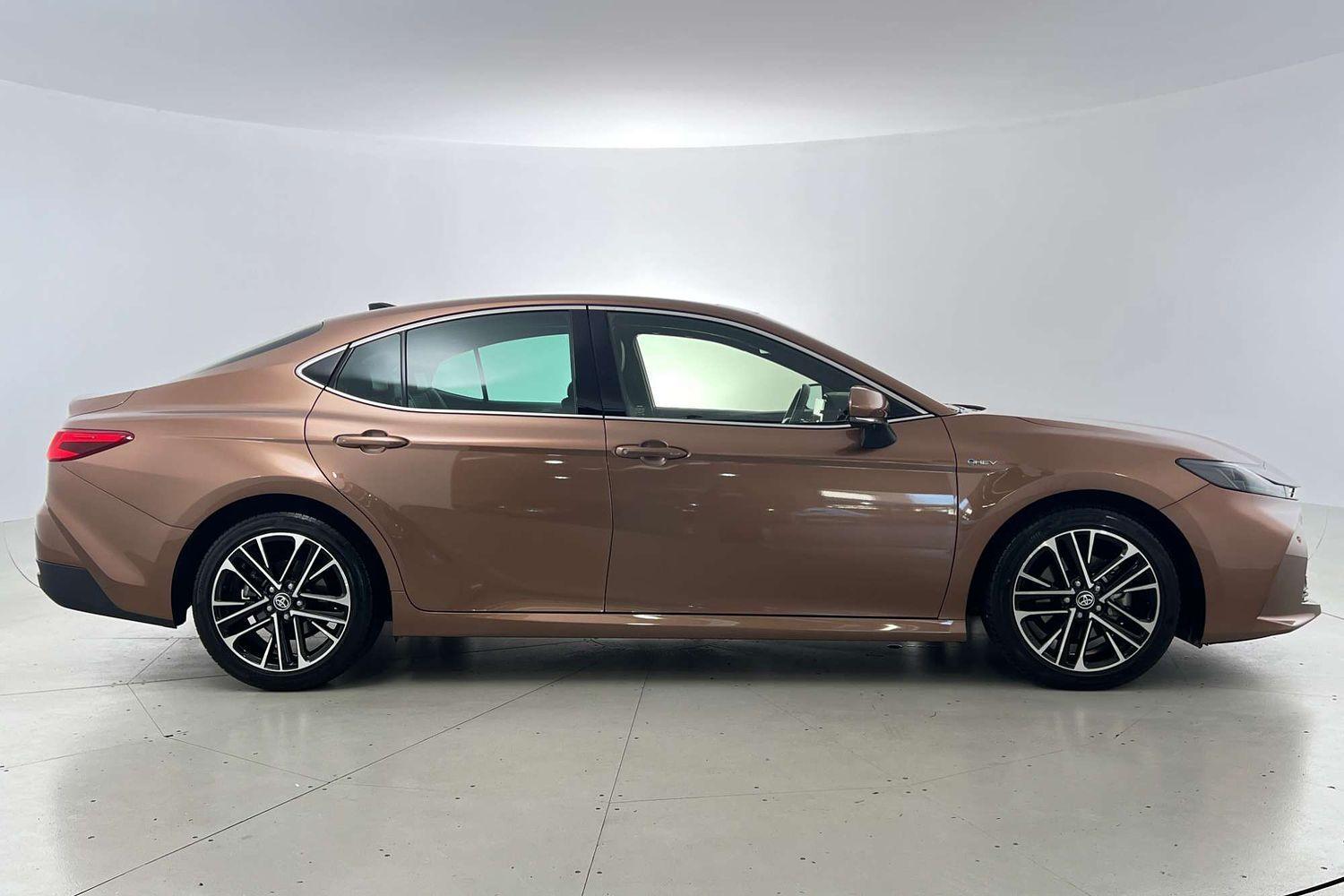 2025 Toyota Camry SL in Bronze