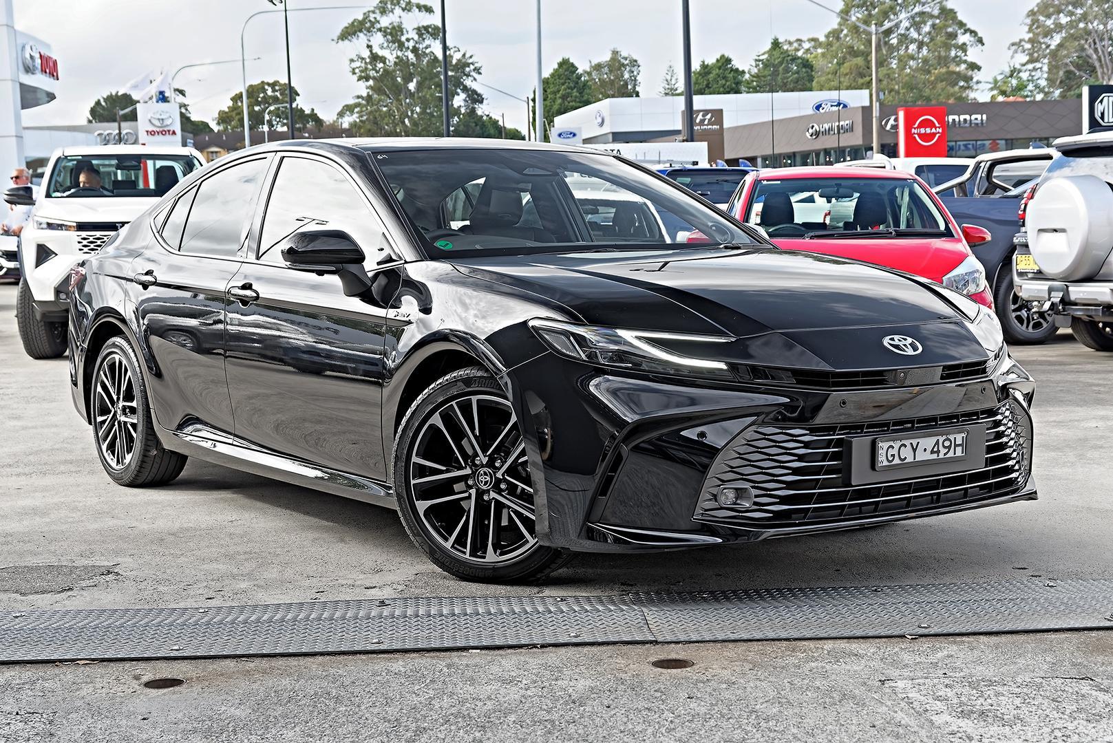 2025 Toyota Camry SL in Black