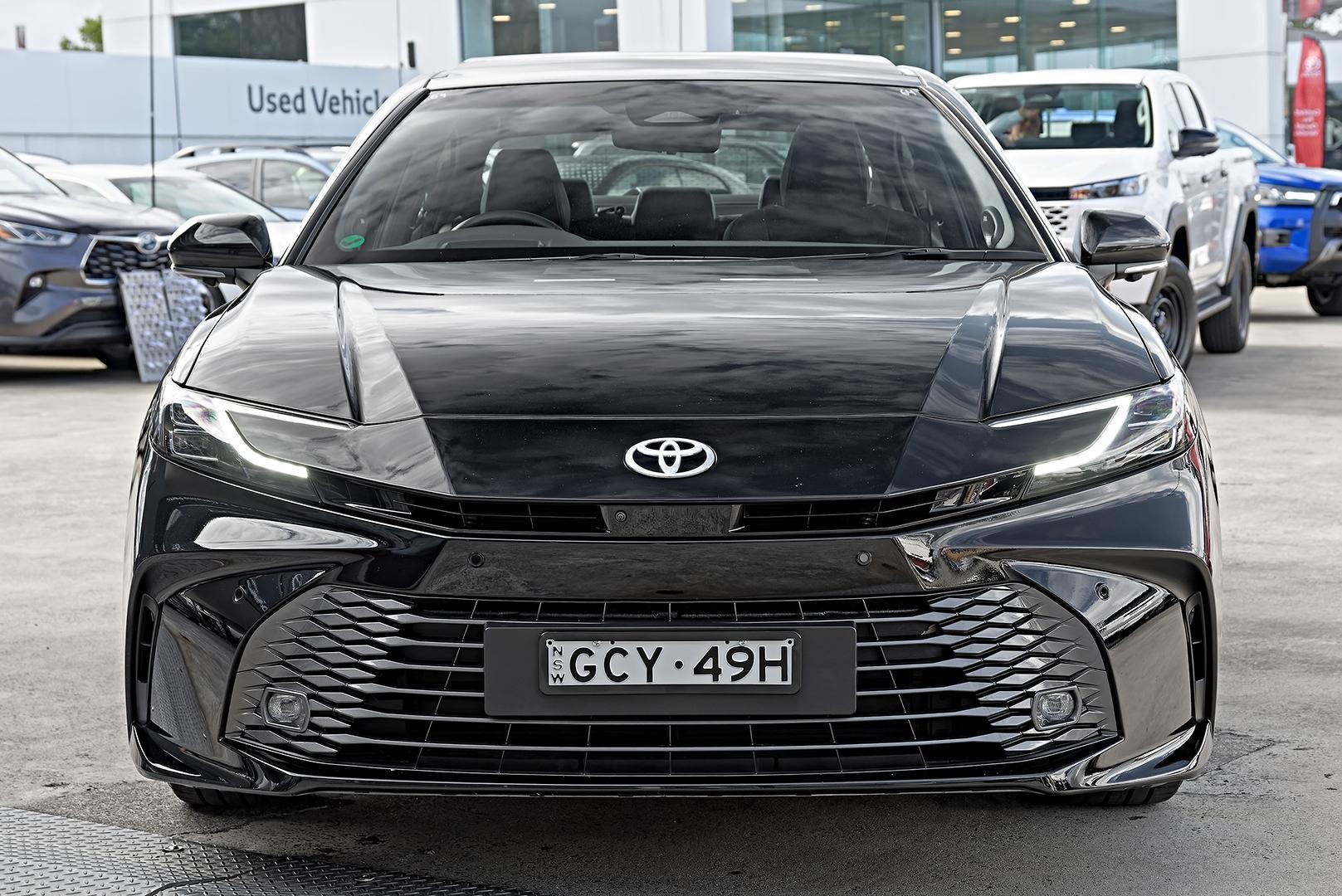 2025 Toyota Camry SL in Black