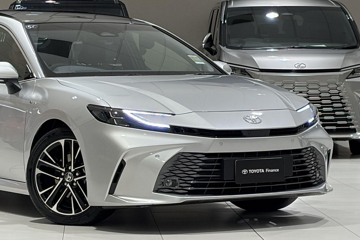 2025 Toyota Camry SL in Silver