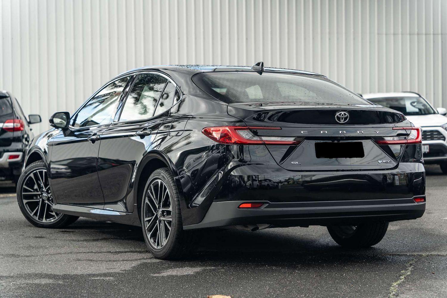 2025 Toyota Camry SL in Black