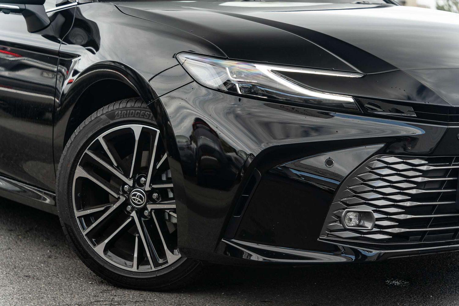 2025 Toyota Camry SL in Black