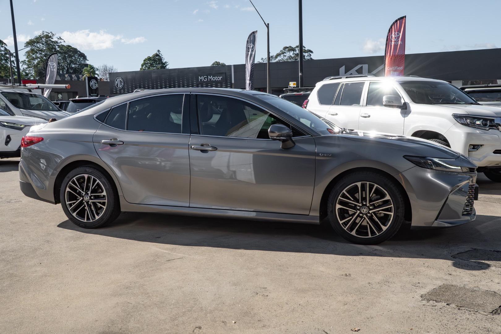 2025 Toyota Camry SL in Silver