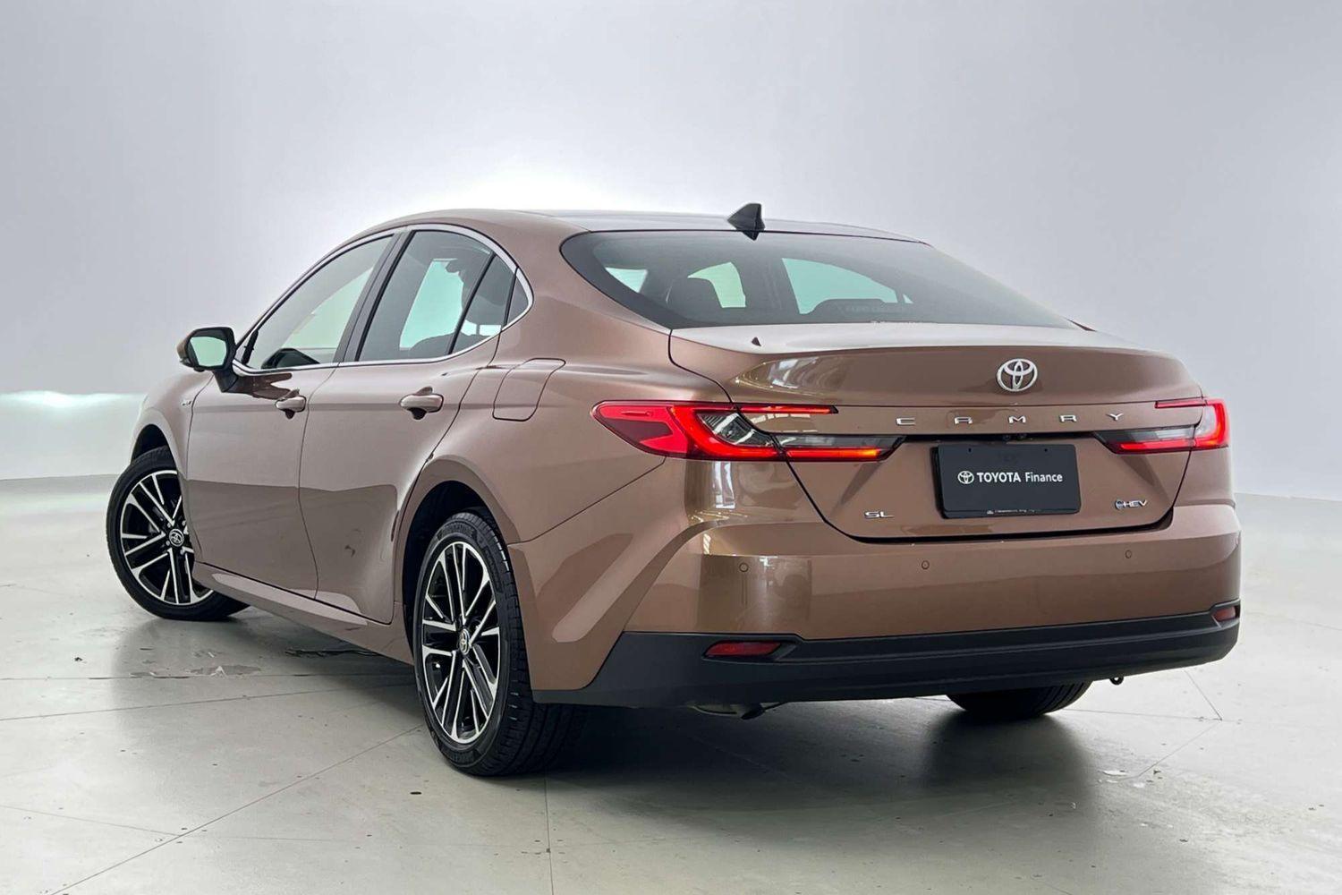 2025 Toyota Camry SL in Bronze