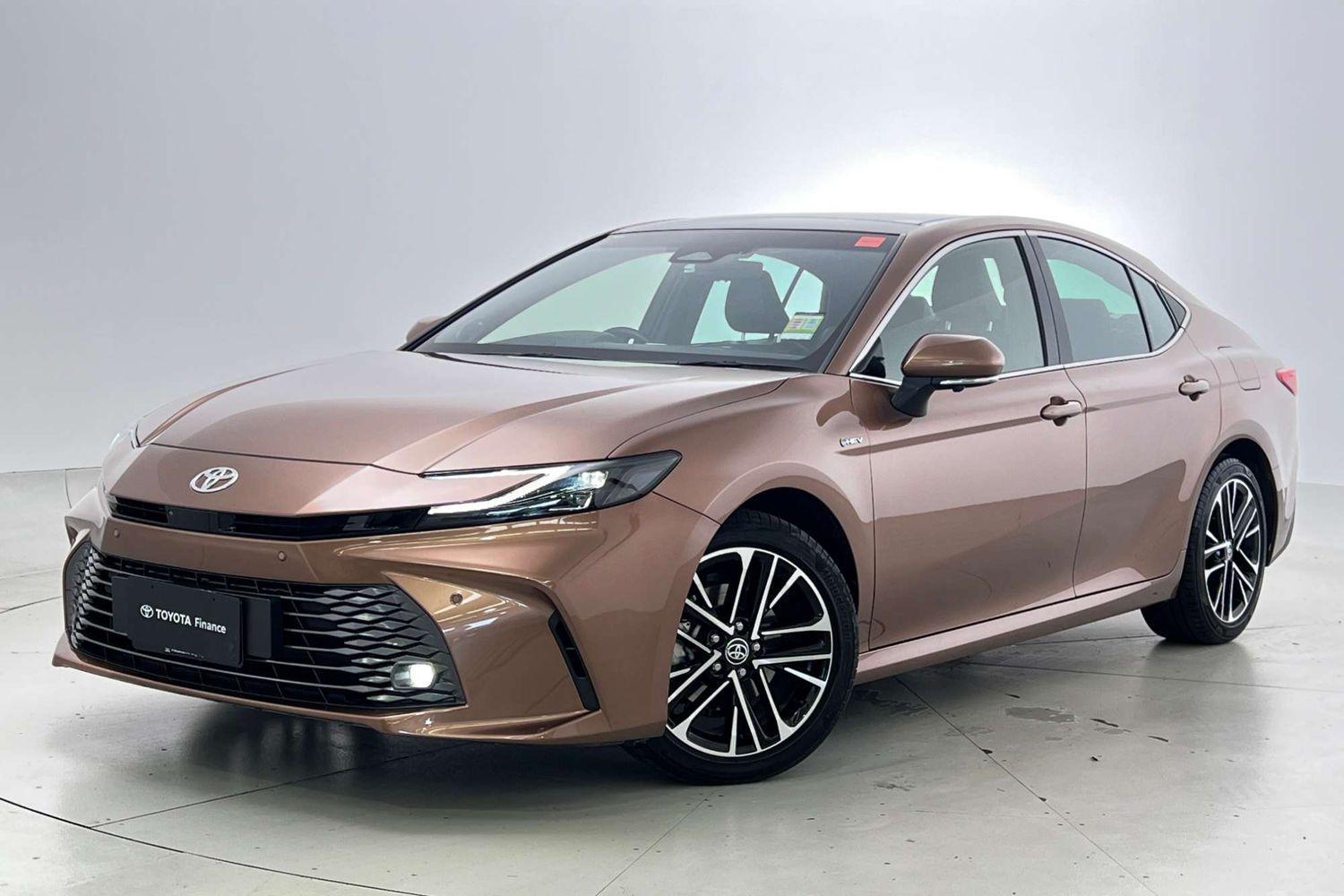 2025 Toyota Camry SL in Bronze