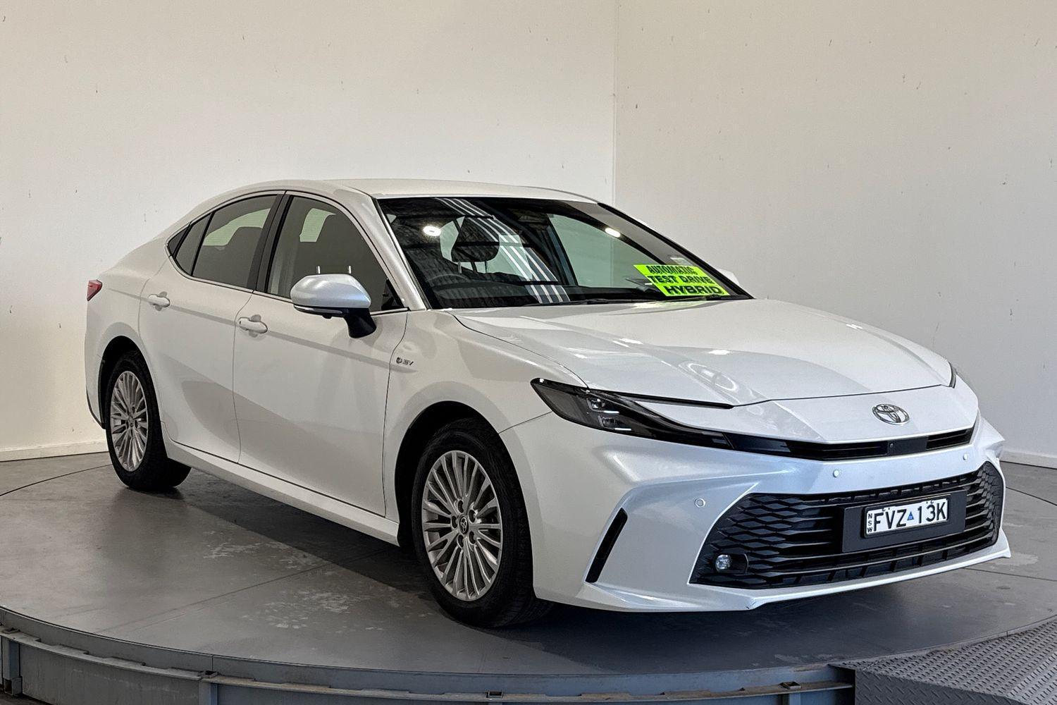 2025 Toyota Camry Ascent Sport in White