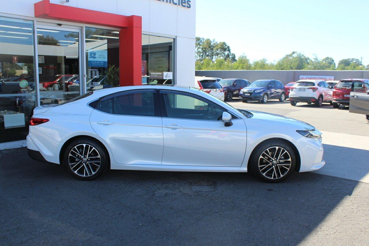 2025 Toyota Camry SL in White