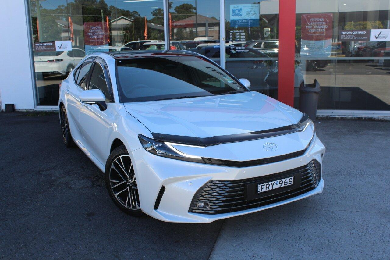2025 Toyota Camry SL in White