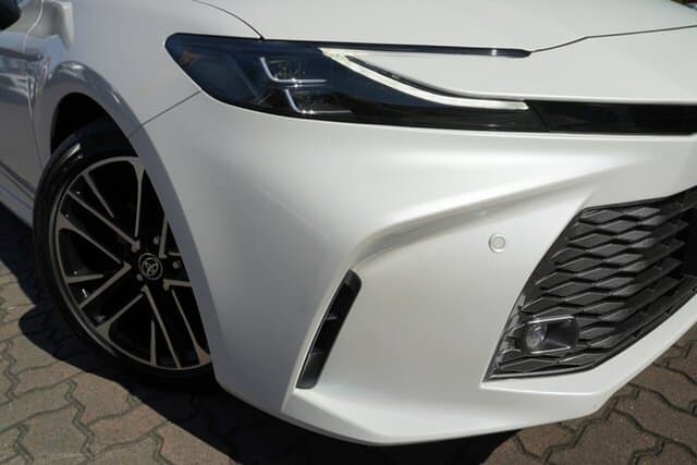 2025 Toyota Camry SL in White