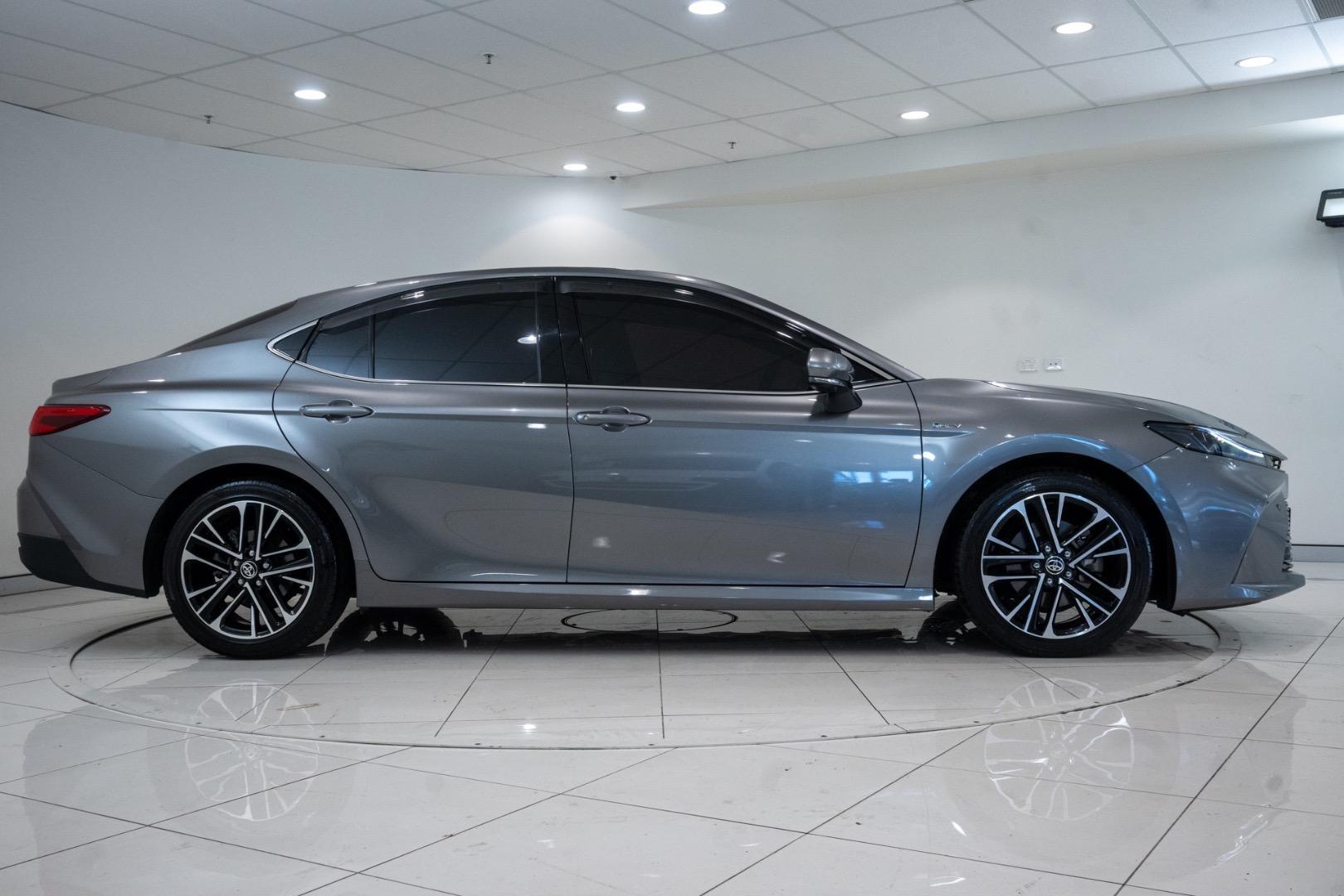 2024 Toyota Camry SL in Silver