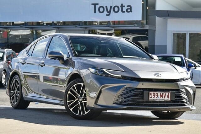 2025 Toyota Camry SL in Silver