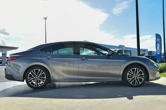 2025 Toyota Camry SL in Silver