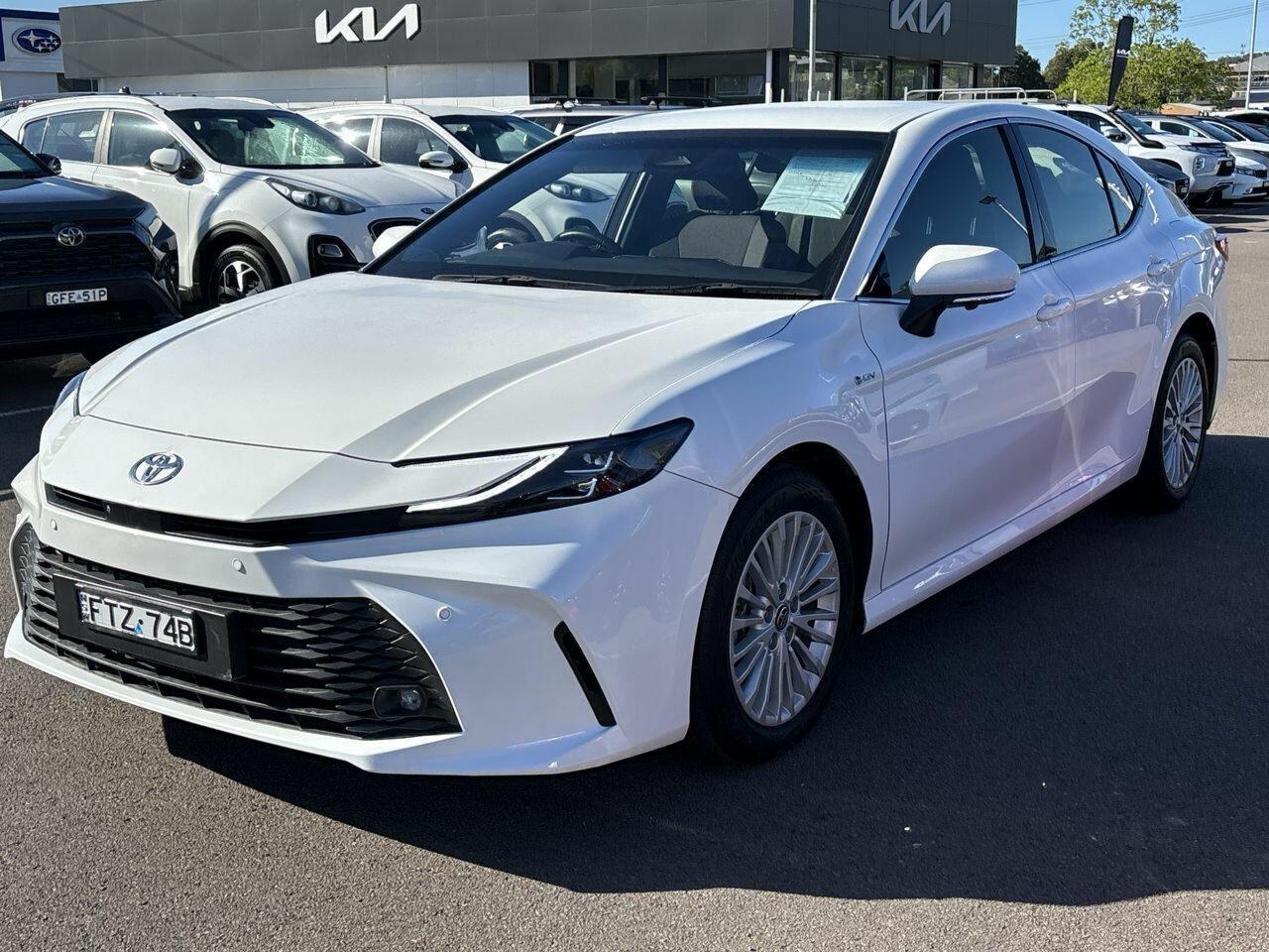2025 Toyota Camry Ascent Sport in White