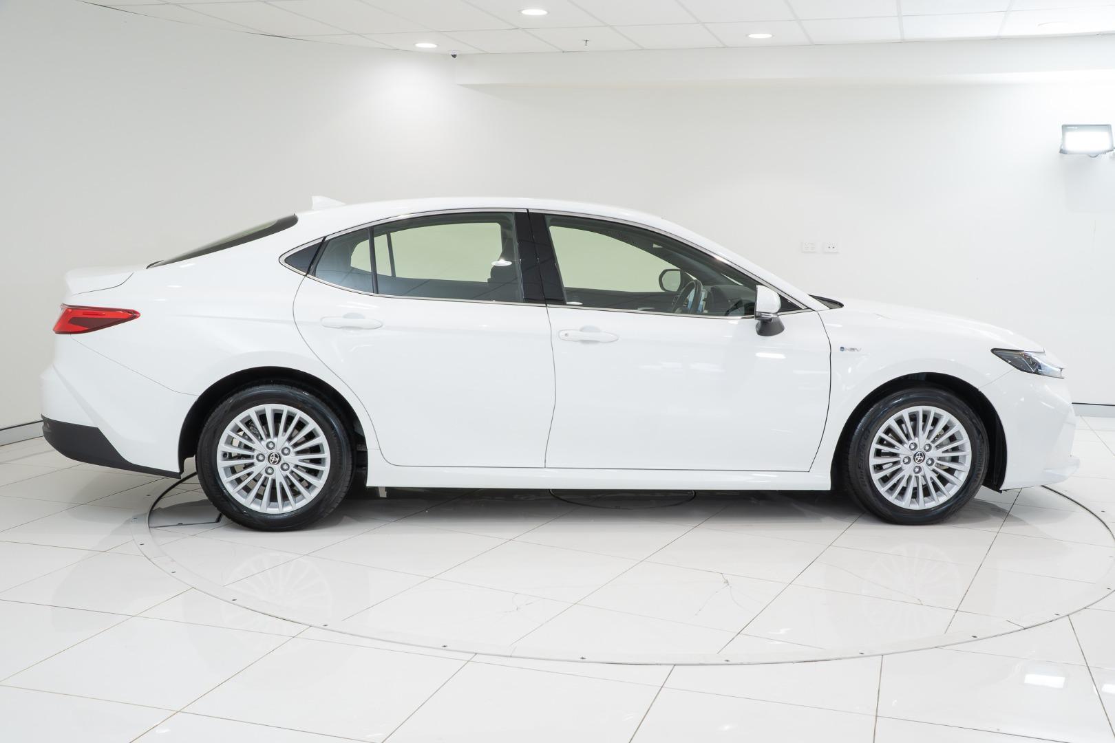 2025 Toyota Camry Ascent Sport in White
