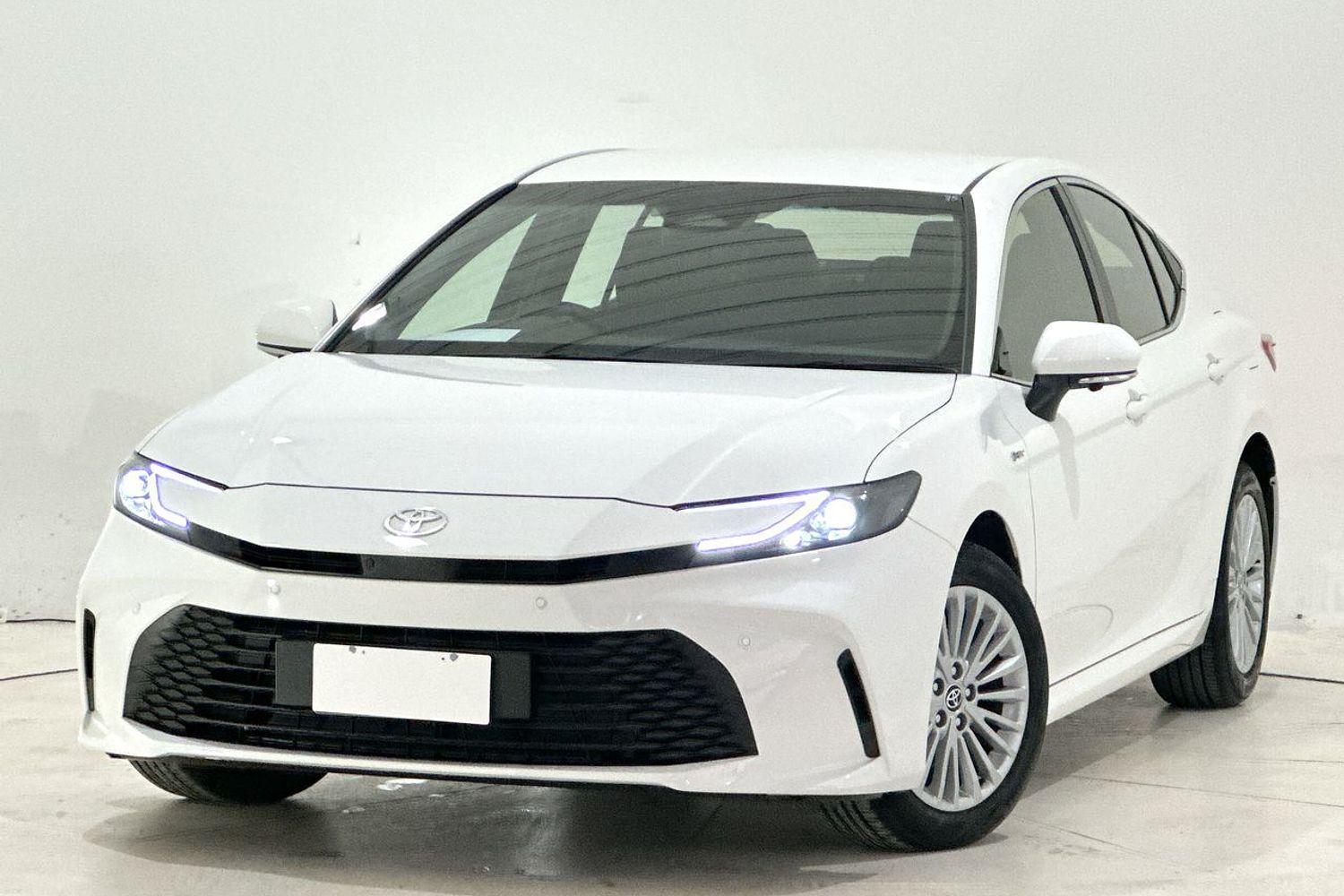 2025 Toyota Camry Ascent in White