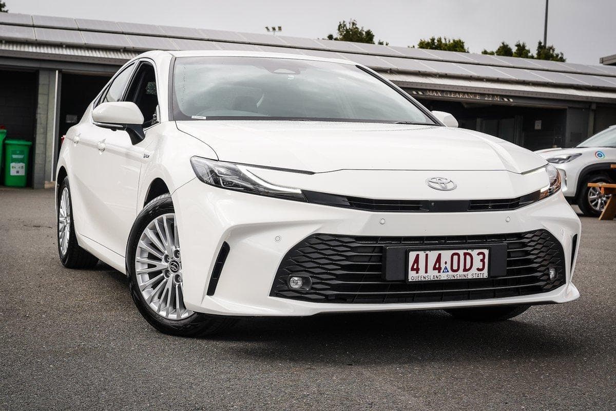 2025 Toyota Camry Ascent Sport in White