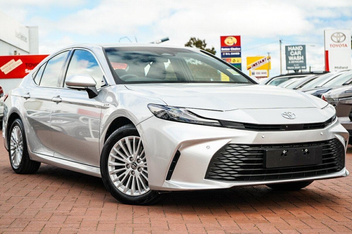 2025 Toyota Camry Ascent in Silver