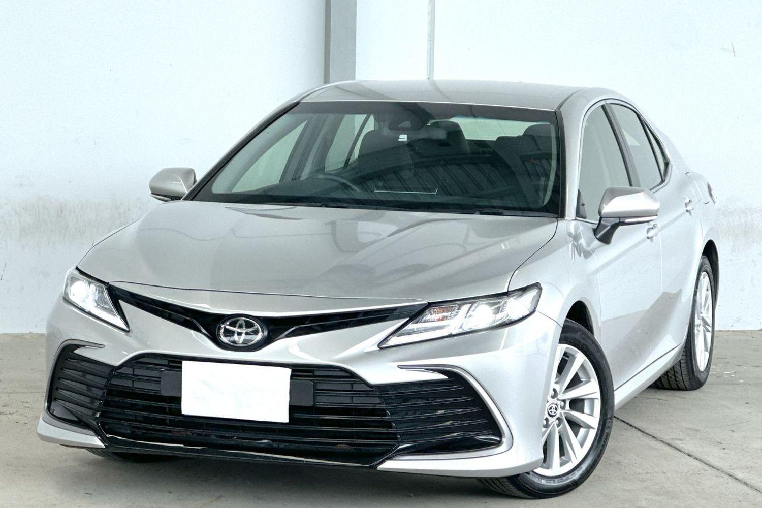2021 Toyota Camry Ascent in Silver