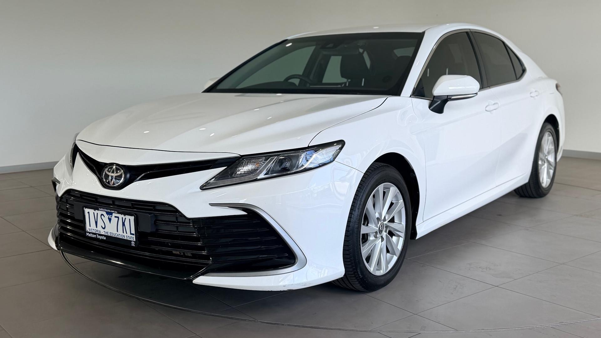 2022 Toyota Camry Ascent Sport in White