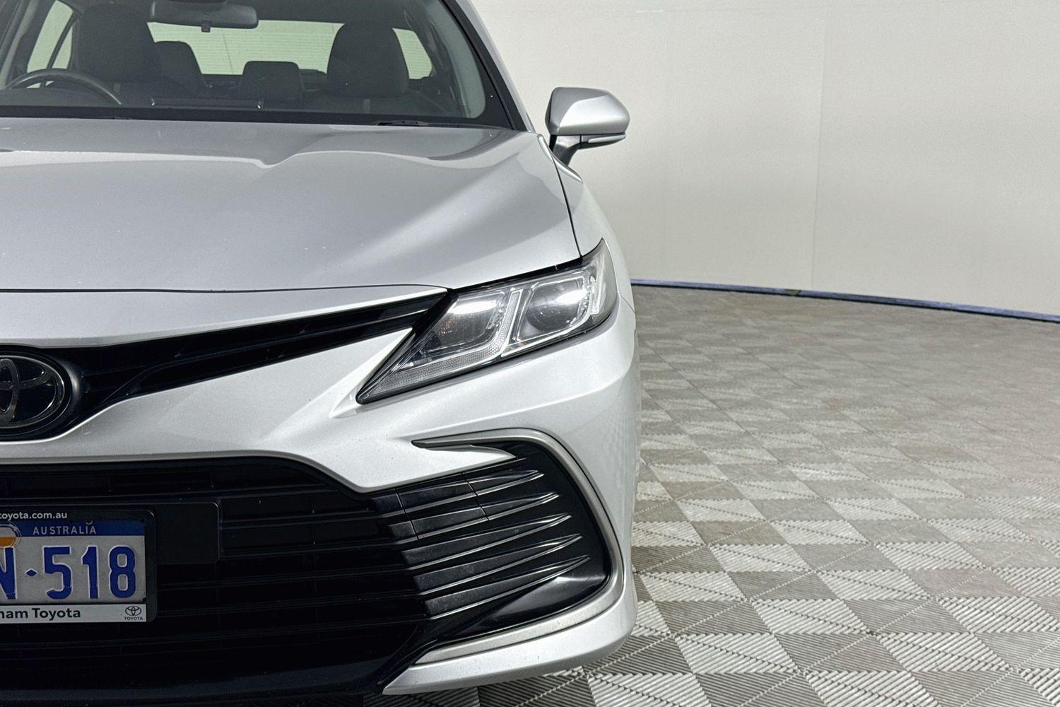 2021 Toyota Camry Ascent in Silver