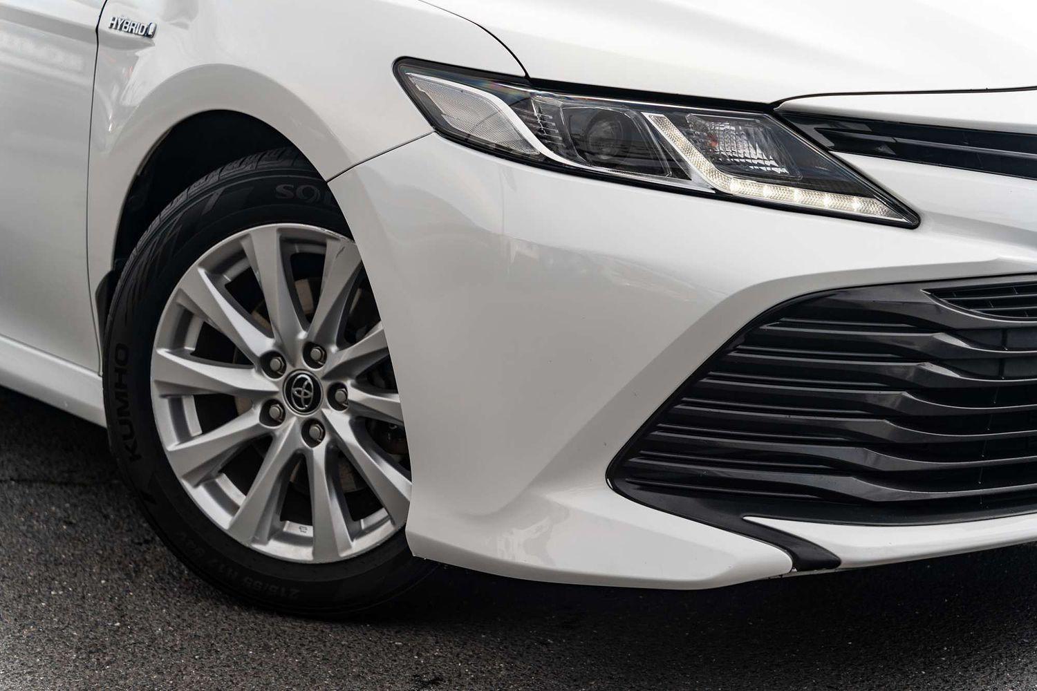 2019 Toyota Camry Ascent in White