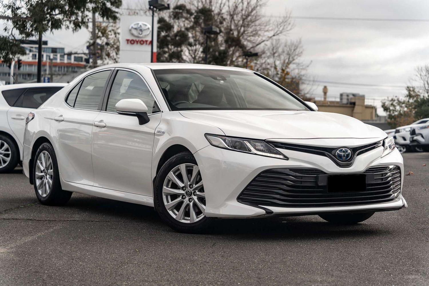2019 Toyota Camry Ascent in White