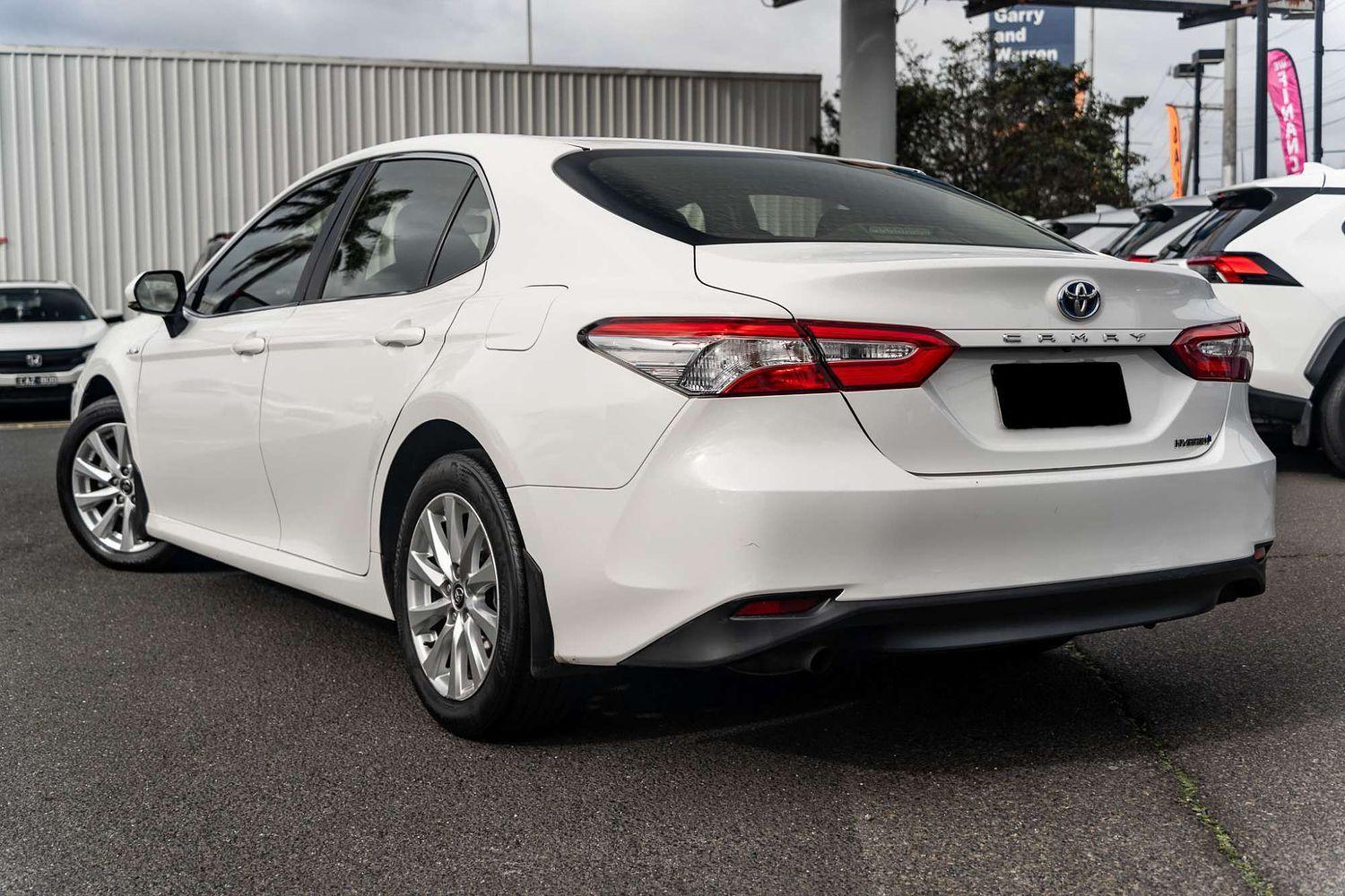2019 Toyota Camry Ascent in White