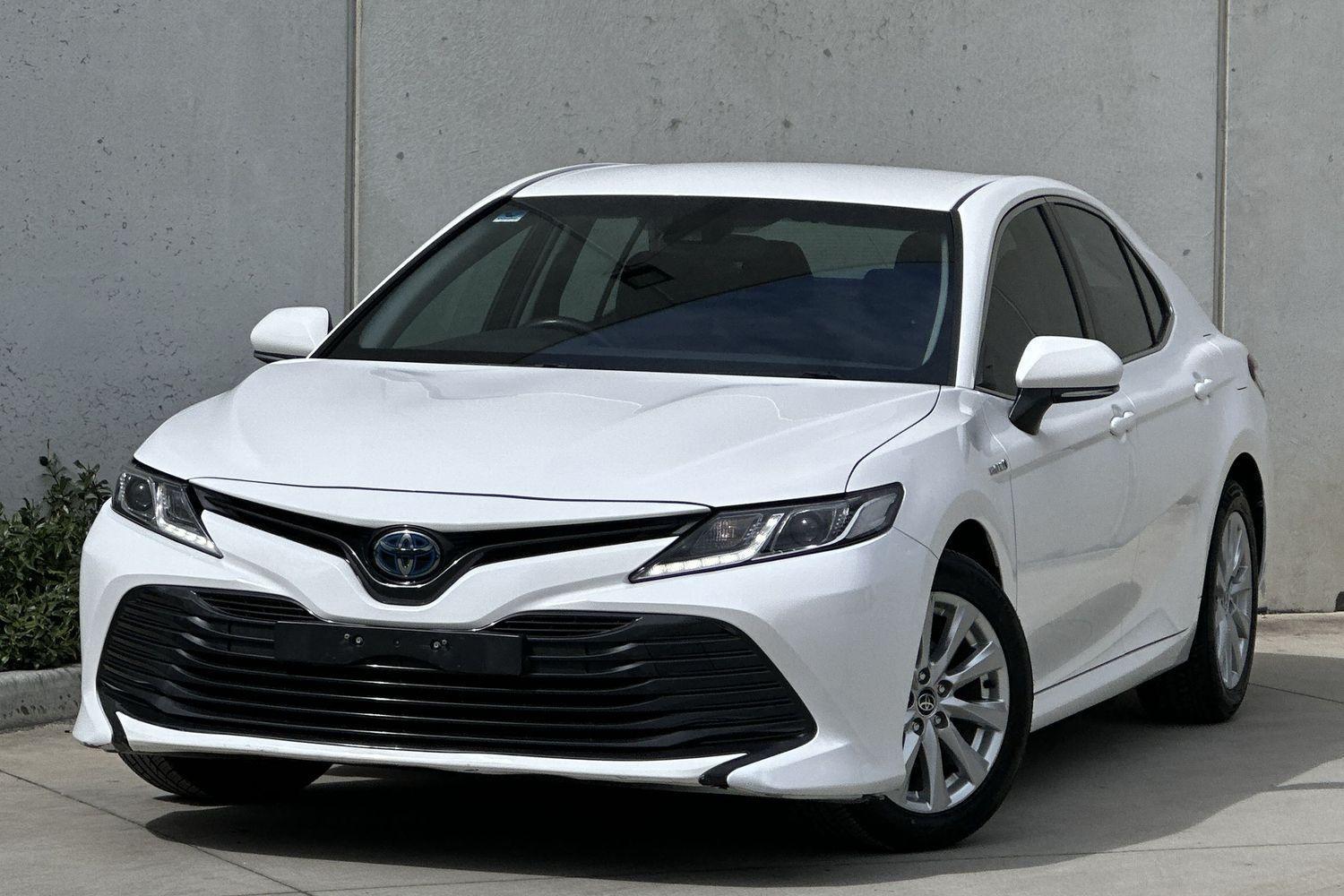 2020 Toyota Camry Ascent in White