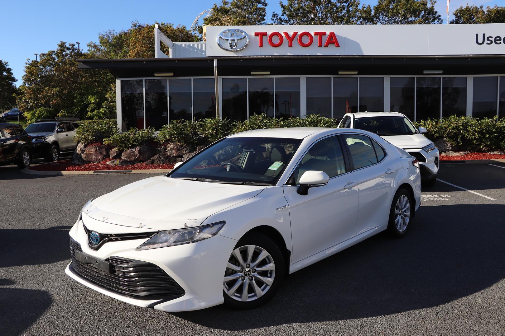2020 Toyota Camry Ascent Sport in White