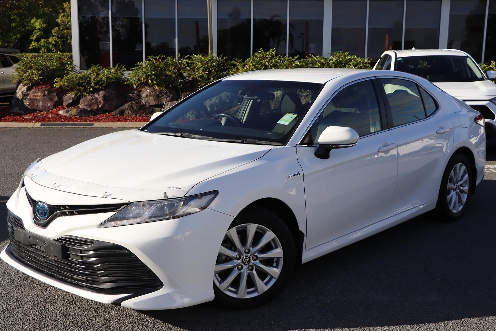 2020 Toyota Camry Ascent Sport in White