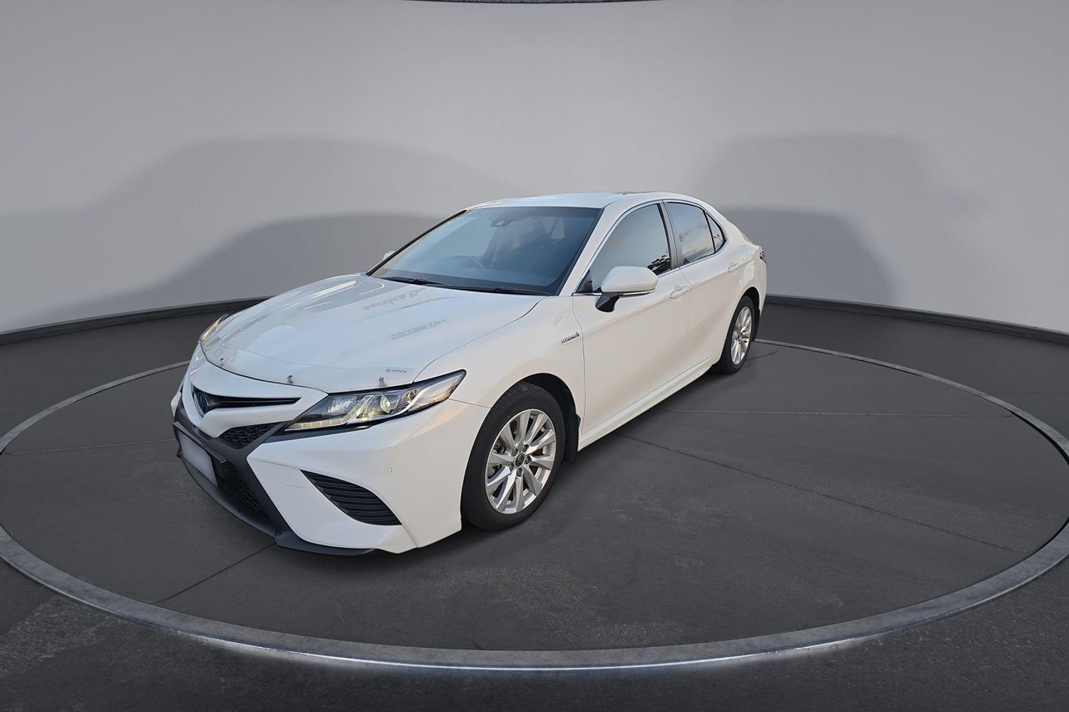 2020 Toyota Camry Ascent Sport in White