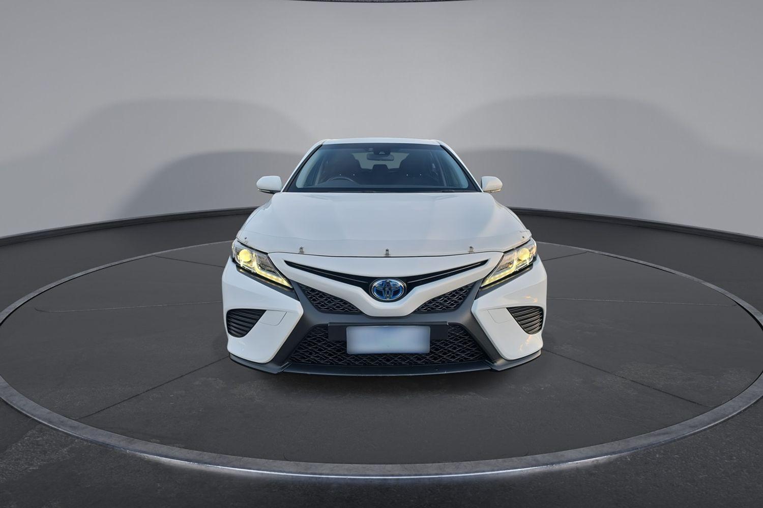 2020 Toyota Camry Ascent Sport in White
