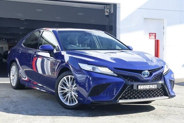 2020 Toyota Camry SL in Blue
