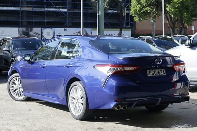 2020 Toyota Camry SL in Blue