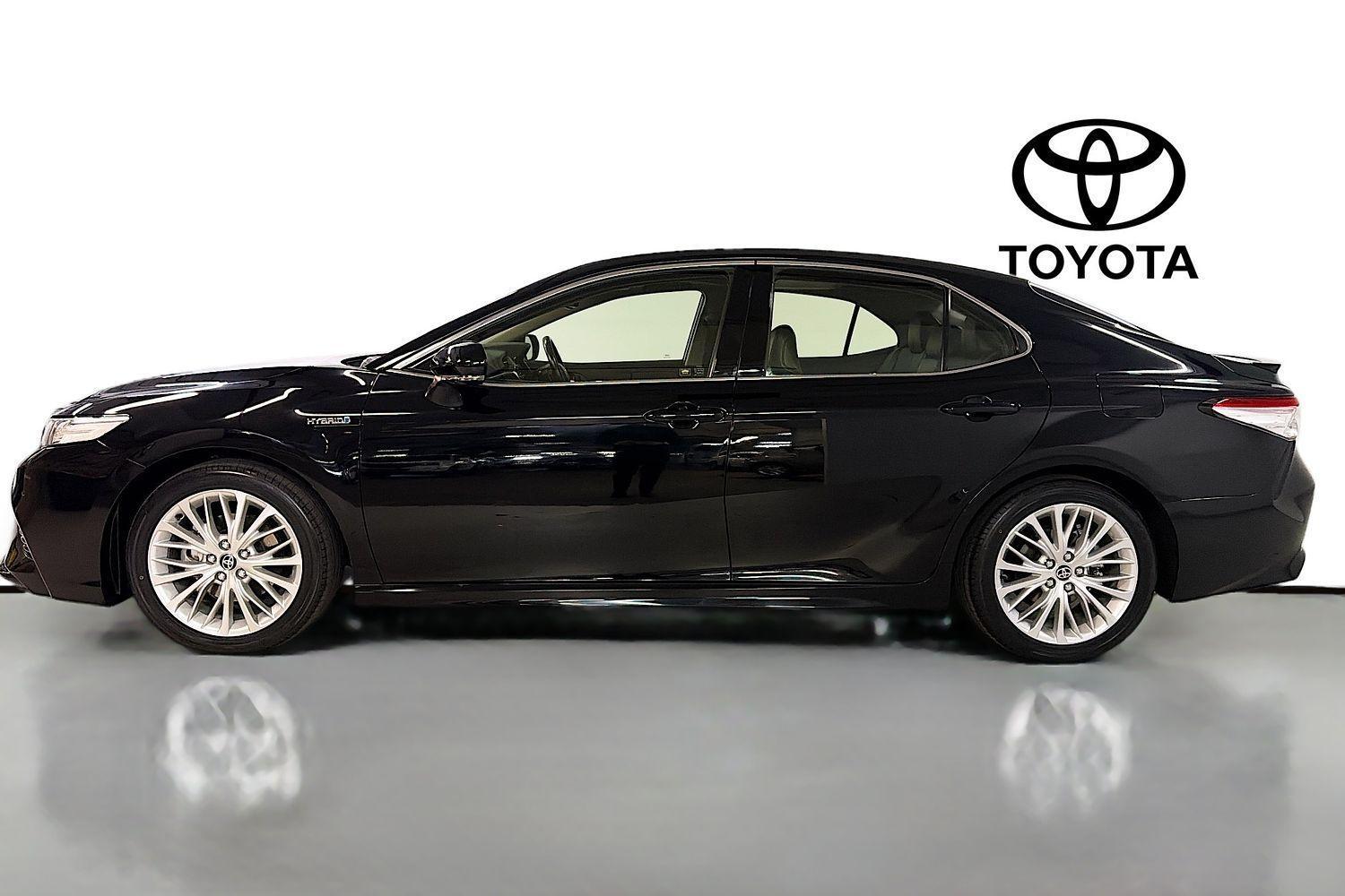 2020 Toyota Camry SL in Black