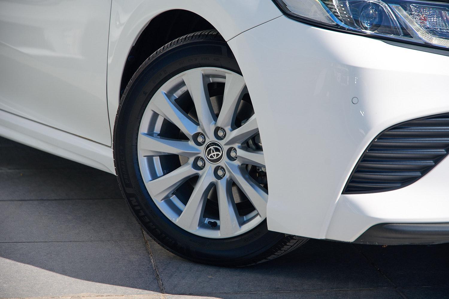 2020 Toyota Camry Ascent Sport in White
