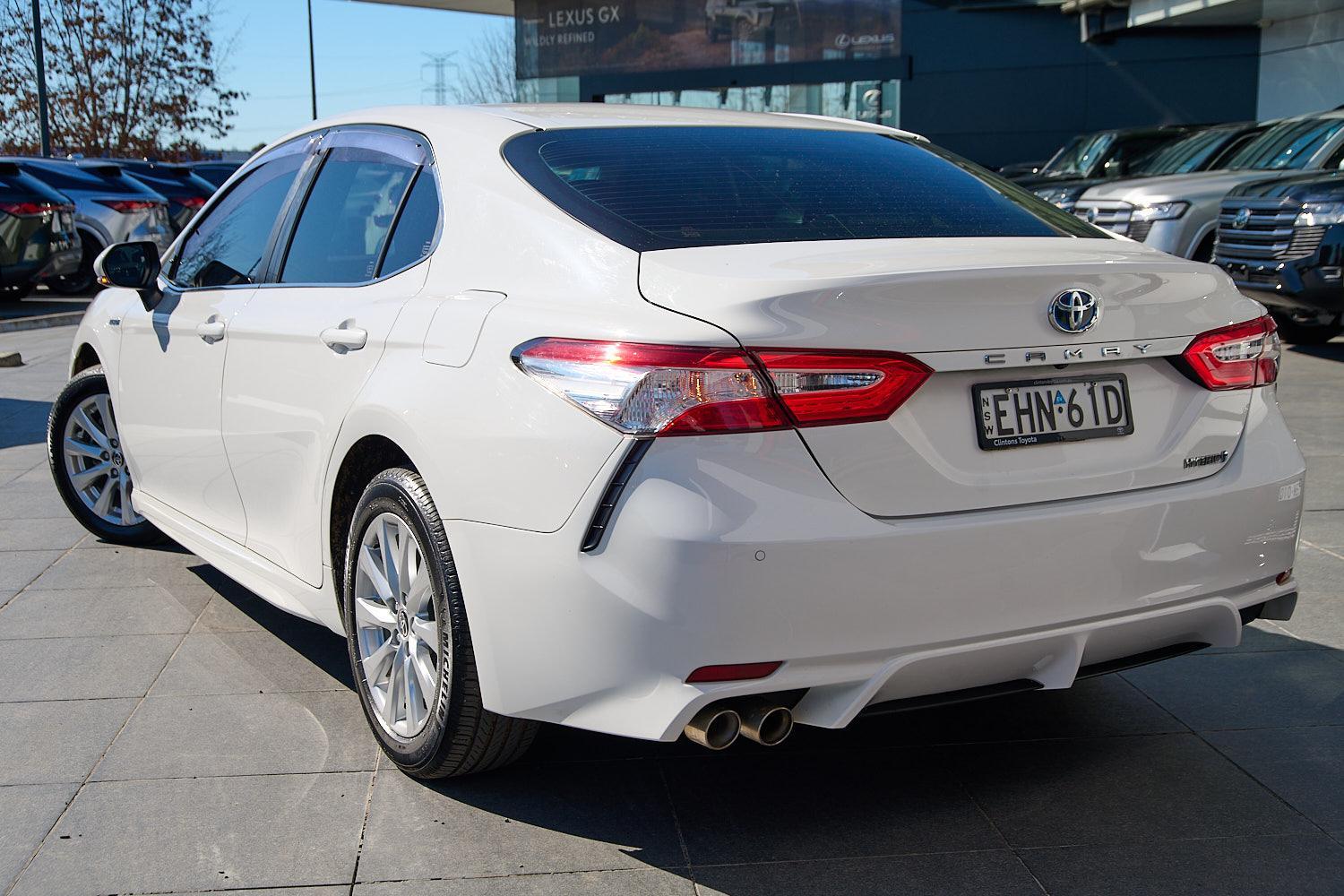 2020 Toyota Camry Ascent Sport in White