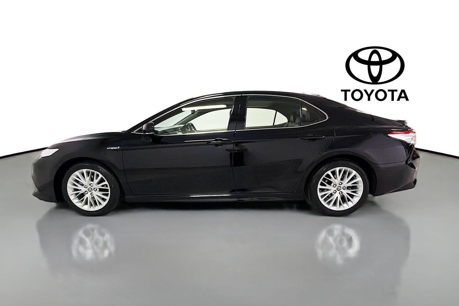 2020 Toyota Camry SL in Black