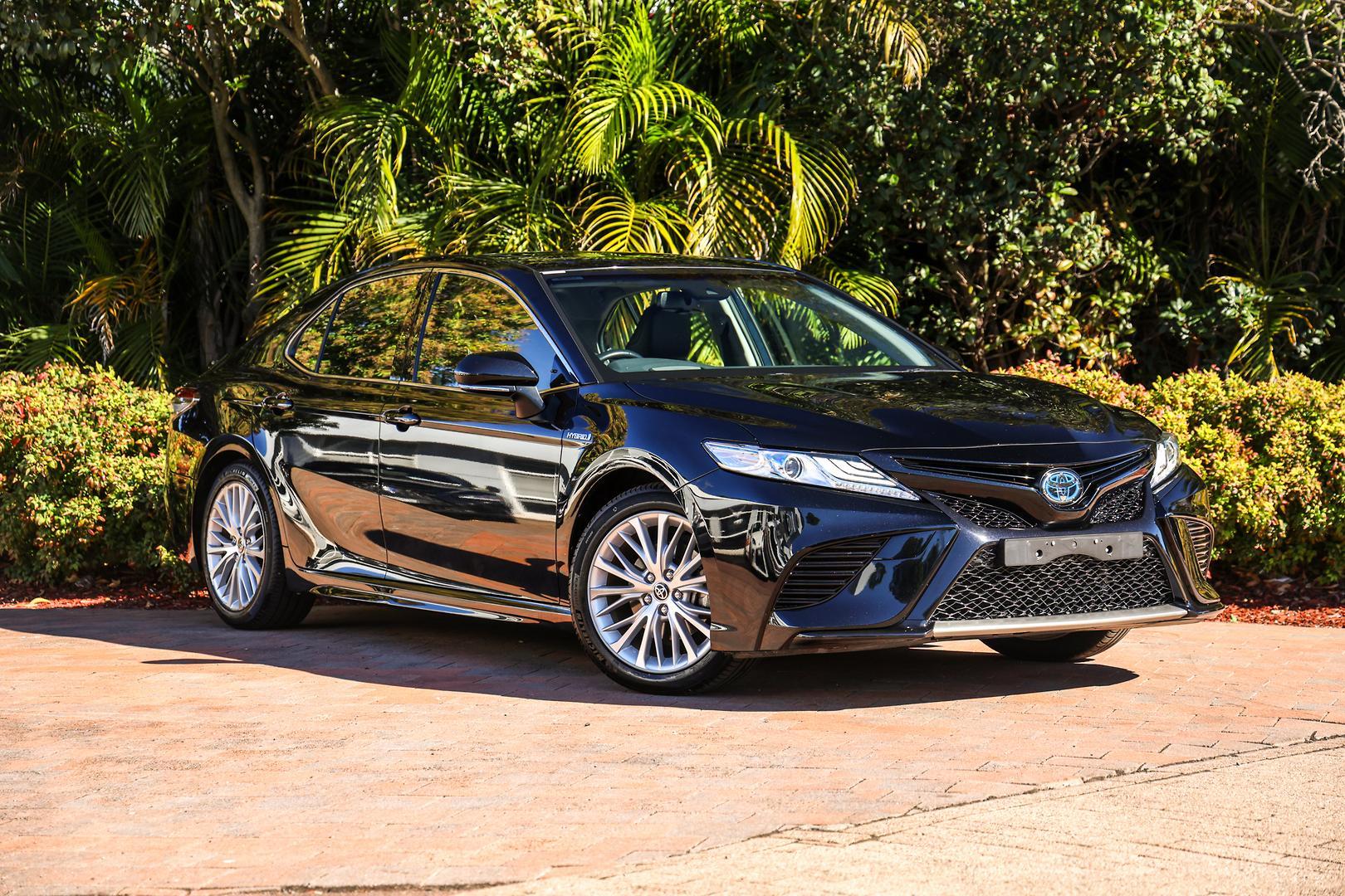 2020 Toyota Camry SL in Black