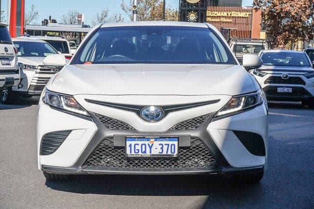 2018 Toyota Camry Ascent Sport in White