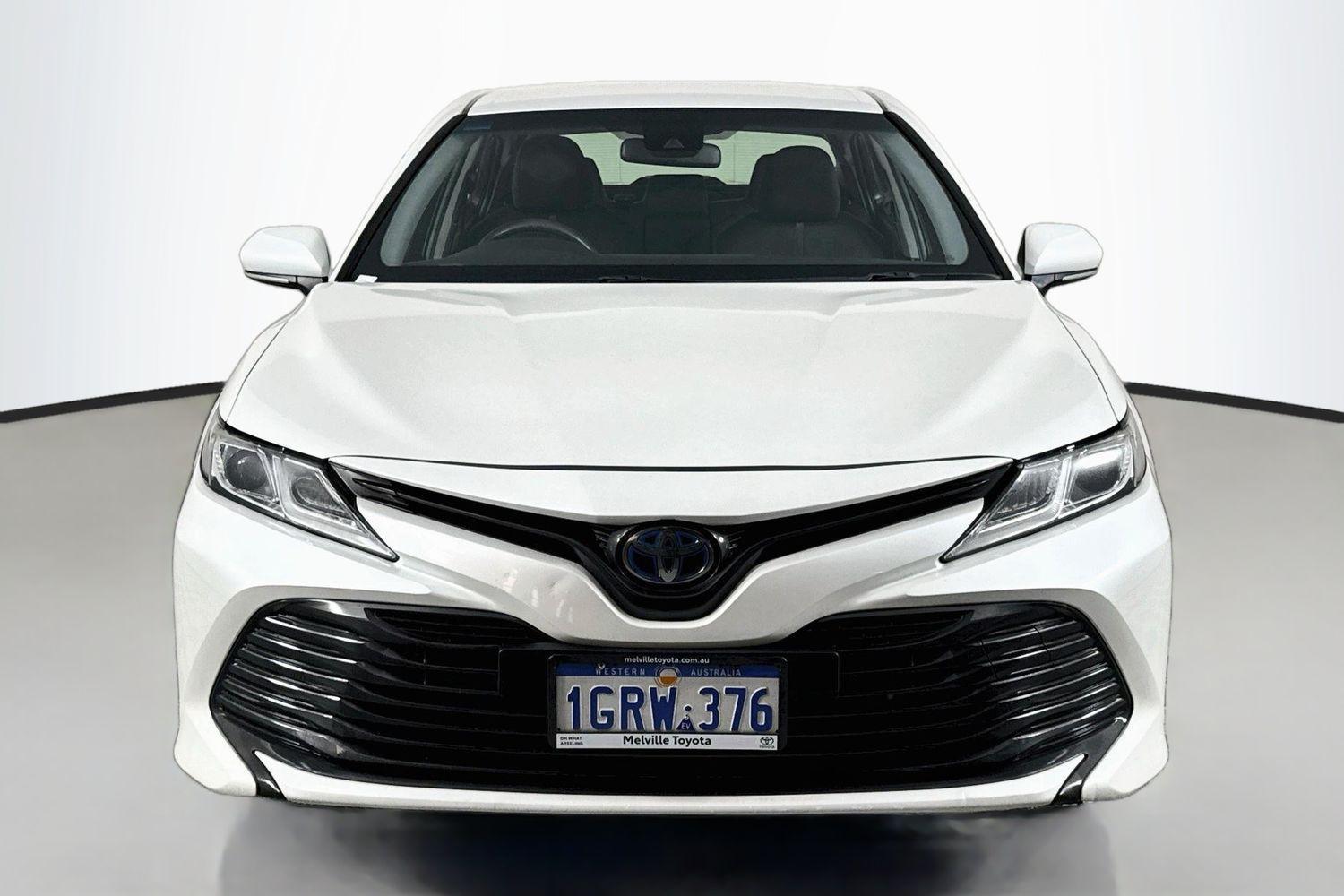2018 Toyota Camry Ascent in White