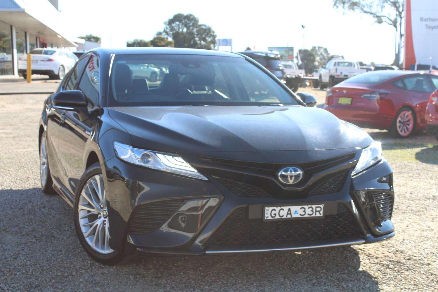 2020 Toyota Camry SL in Black