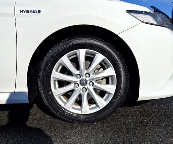 2019 Toyota Camry Ascent Sport in White