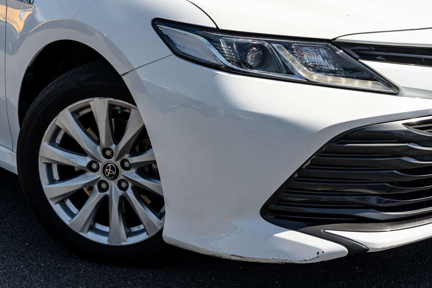 2019 Toyota Camry Ascent in White