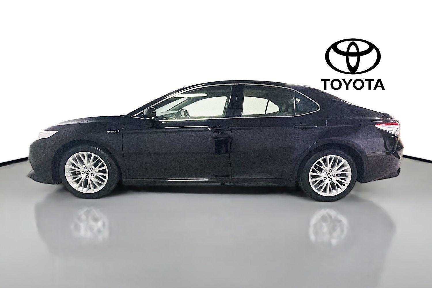 2020 Toyota Camry SL in Black
