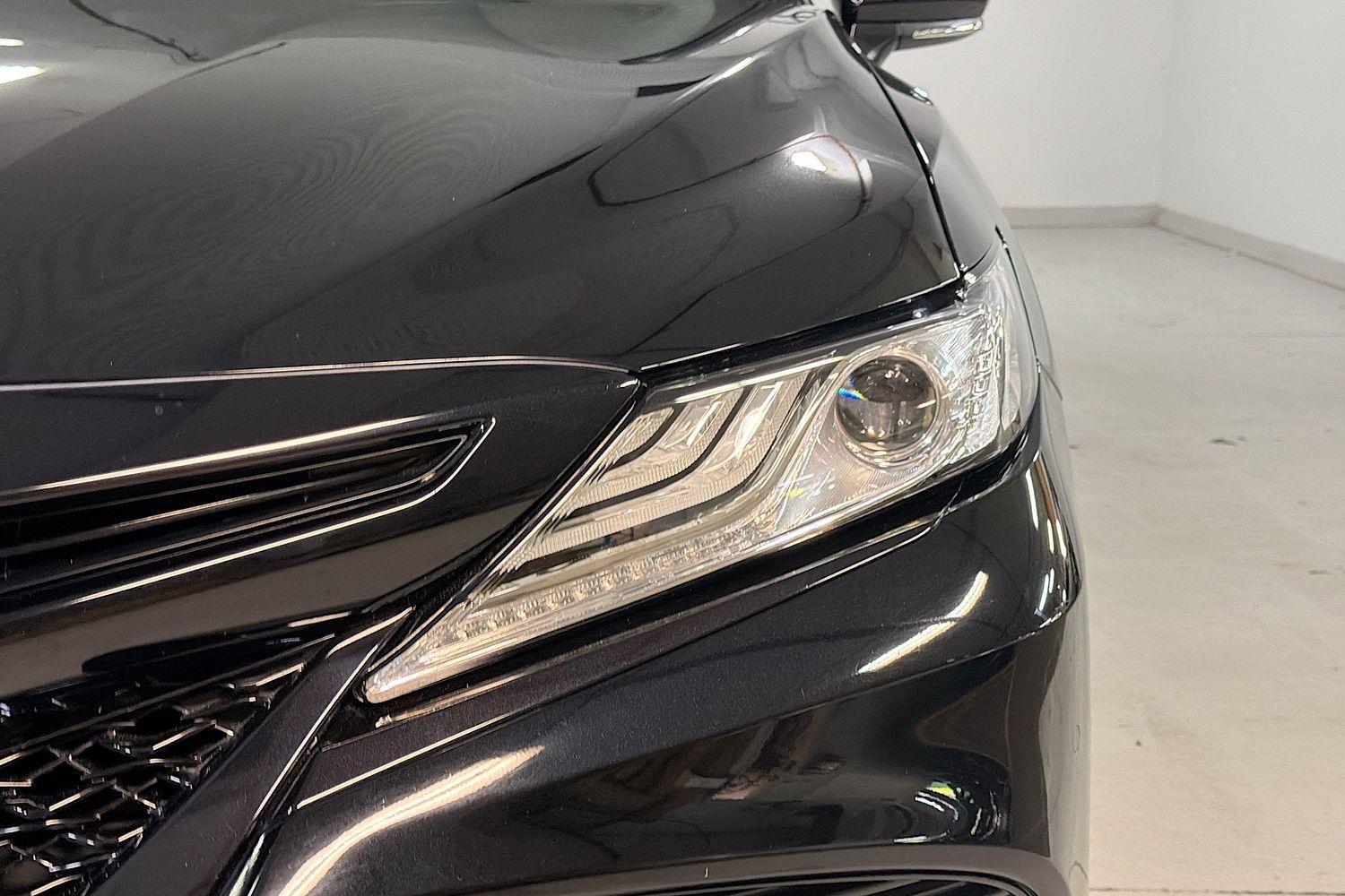 2020 Toyota Camry SL in Black