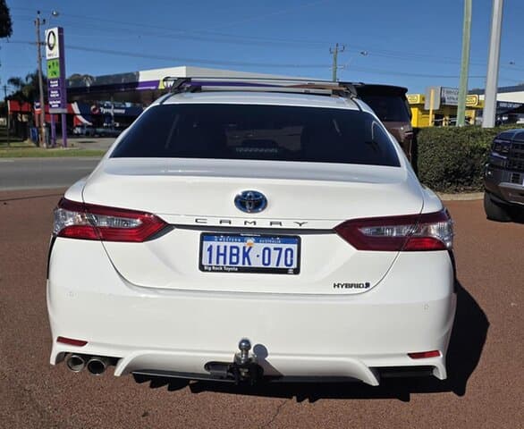 2020 Toyota Camry Ascent Sport in White