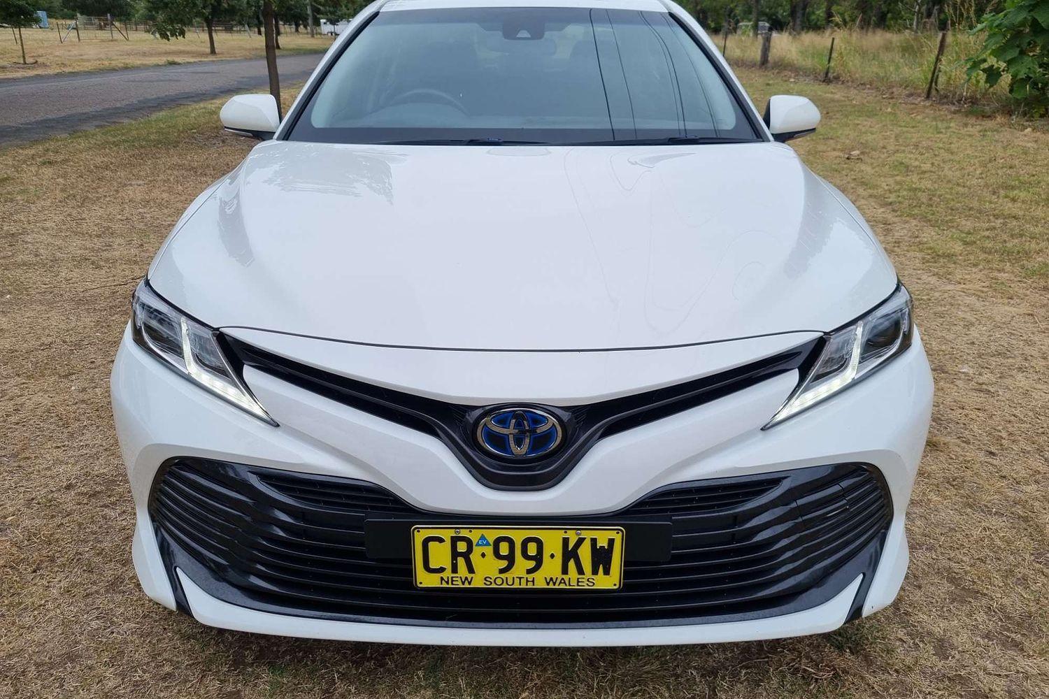 2018 Toyota Camry Ascent in White