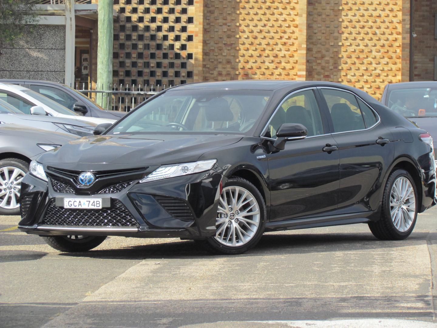 2020 Toyota Camry SL in Black